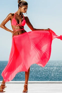 Strappy Slick Triangle